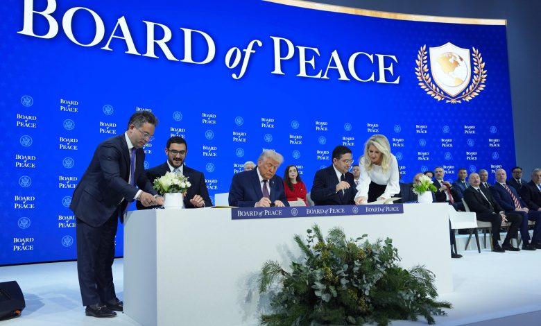 ABD Başkanı Donald Trump, Davos Zirvesi'nde Grönland meselesini daha önce yaptığı emlakçılık mesleğiyle açıkladı