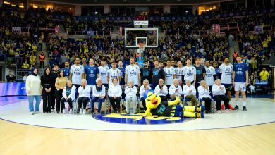Basketbol EuroLeague'de son şampiyon Fenerbahçe Beko, Anadolu Efes'i parkeden sildi