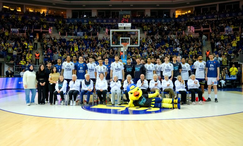 Basketbol EuroLeague'de son şampiyon Fenerbahçe Beko, Anadolu Efes'i parkeden sildi
