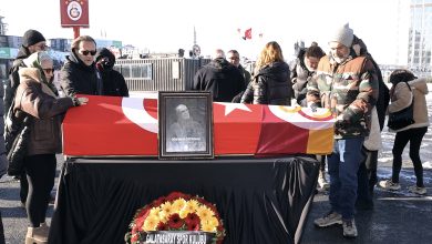 Vefatıyla tüm spor camiasını yasa boğan Galatasaray'ın eski milli futbolcusu ve spor yazarı Gökmen Özdenak için tören düzenlendi