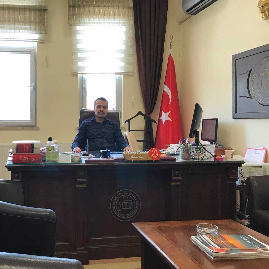 İstanbul Bölge Adliye Mahkemesi 23. Ceza Dairesi'nde görev yapan kadın hâkim, savcı olduğu öğrenilen eski eşi tarafından silahla vuruldu