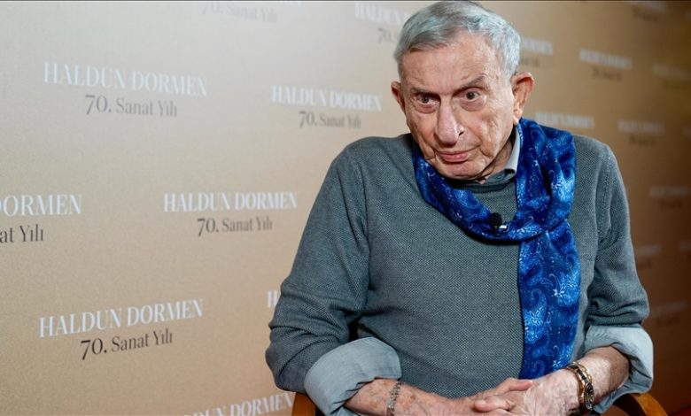 Haldun Dormen hayatını kaybetti 51 Türk tiyatrosunun usta isimlerinden Haldun Dormen, 97 yaşında yaşamını yitirdi. Dormen’in gelini gazeteci Ayşe Arman, acı haberi sosyal medya hesabından duyurdu.