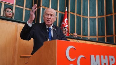 Gazeteci İsmail Saymaz, MHP lideri Devlet Bahçeli’nin ABD’nin Venezuela’ya yönelik müdahalesine karşı kullandığı sert ifadeleri değerlendirdi.