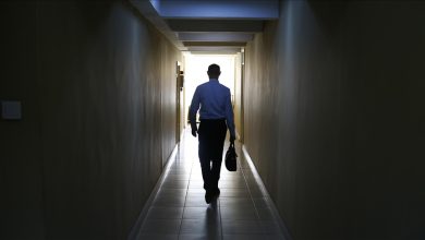 TÜİK verilerine göre 2025 yılı Aralık ayında işsiz sayısı bir önceki aya kıyasla 286 bin kişi azaldı. İşsizlik oranı 0,8 puanlık düşüşle yüzde 7,7 olarak kaydedildi.