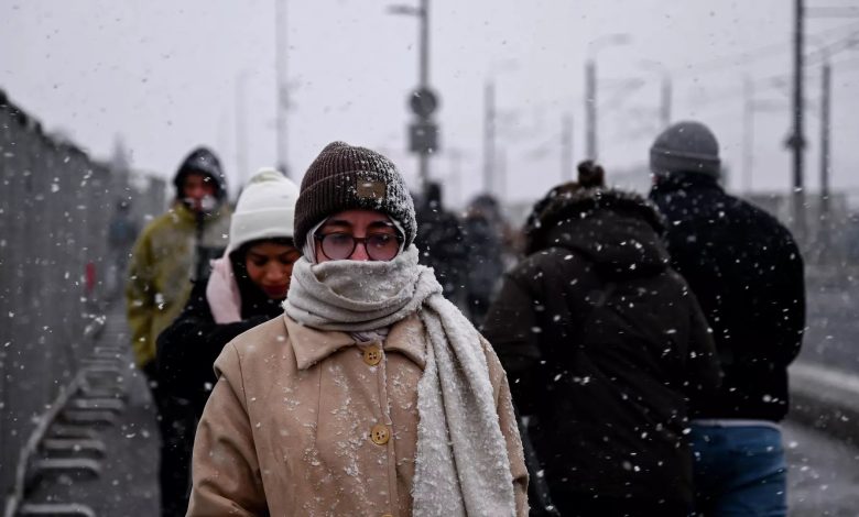 AKOM, İstanbul'da 1-3 Şubat arasında hava sıcaklıklarının 3-5 derece arasında seyredeceğini açıkladı