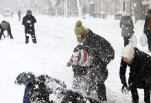 İstanbul Valiliği, olumsuz hava koşulları nedeniyle Sarıyer, Beykoz, Şile, Kağıthane ve Beşiktaş’ta yarın yüz yüze eğitime ara verildiğini açıkladı.
