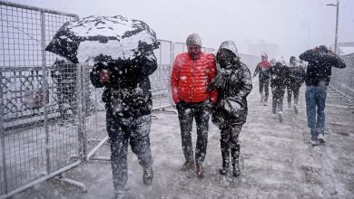 Meteoroloji uzmanı Prof. Dr. Orhan Şen, "İstanbul'da kritik 24 saate girdik. Kar yağışının başlangıcındayız. İşiniz yoksa hiç dışarı çıkmayın" dedi