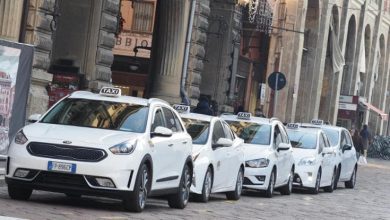 İtalya’da taksi grevi 24 saat sürecek! 1 İtalya’da ulaşım krizi yaşanıyor. Ülke genelinde farklı bölgelerde gerçekleşecek grevler, özellikle şehir içi ulaşım ve bölgesel hatlarda aksama riskini artırdı.