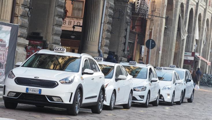 İtalya’da ulaşım krizi yaşanıyor. Ülke genelinde farklı bölgelerde gerçekleşecek grevler, özellikle şehir içi ulaşım ve bölgesel hatlarda aksama riskini artırdı.