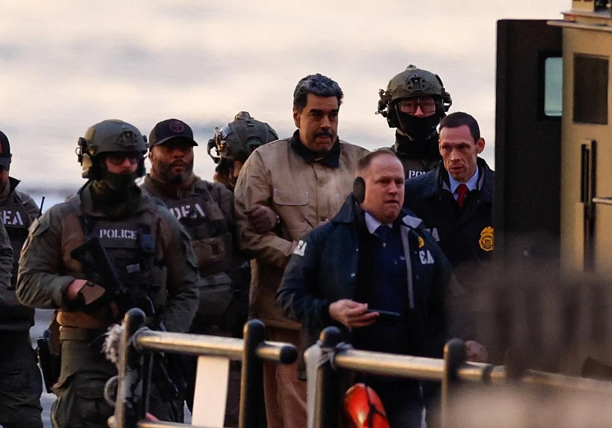 New York’a götürülen Nicolas Maduro, uyuşturucu ve silah suçlamalarıyla çıktığı ilk duruşmada suçlamaları reddetti.