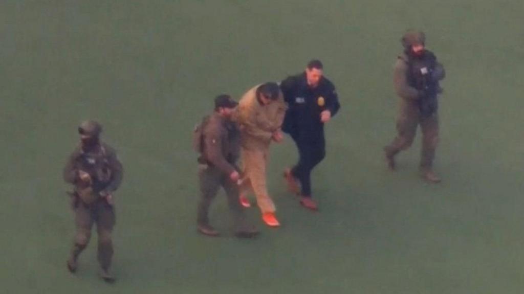 Maduro hakim karşısına çıkıyor 1 ABD tarafından alıkonularak New York’a götürülen Venezuela Devlet Başkanı Nicolas Maduro, TSİ 20.00’de ilk kez hakim karşısına çıkacak.