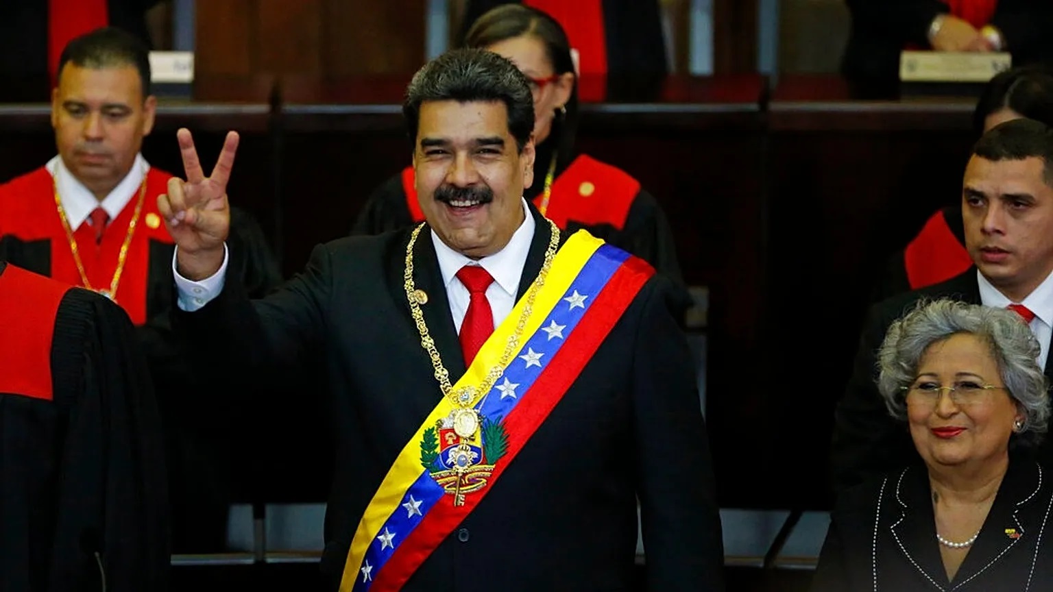ABD yönetiminin Venezuela Devlet Başkanı Nicolás Maduro’ya yönelik operasyonunu meşrulaştırmak için öne sürdüğü iddialar tartışma yaratıyor.