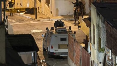 ABD’ye götürülen Nicolas Maduro’nun ardından Venezuela’nın başkenti Karakas’ta tansiyon yükseldi.