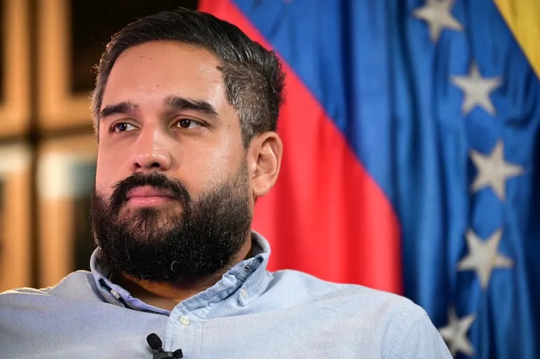 Nicolas Maduro’nun oğlu ve milletvekili Nicolás Maduro Guerra, geçici Devlet Başkanı Delcy Rodríguez’e destek verdi.