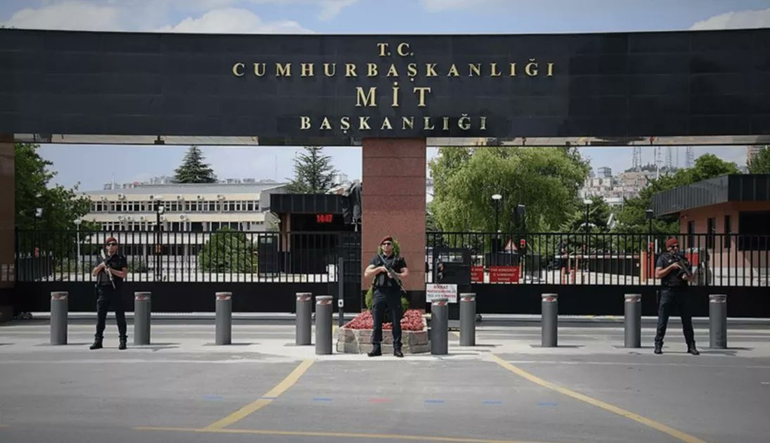 MİT'den önemli belge 1 MİT, arşivinden “Arabistanlı Lawrence” olarak tanınan İngiliz ajanı Thomas Edward Lawrence hakkında hazırlanan tarihi bir belgeyi yayımladı