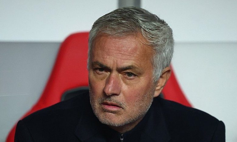 Fenerbahçe'nin eski teknik direktörü Jose Mourinho'nun çalıştırdığı Benfica, Portekiz'de bir haftada iki kupadan elendi