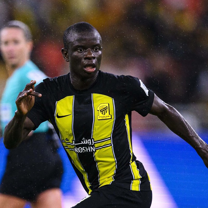 Fenerbahçe, Matteo Guendouzi'nin ardından dünya çapındaki orta saha N'Golo Kante'yi transfer etmeye hazırlanıyor