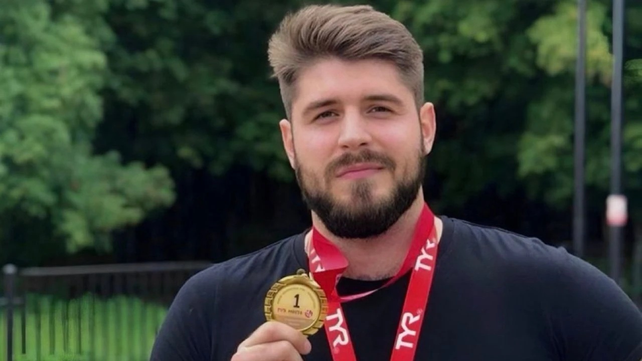 İstanbul Boğazı, Rus yüzücü Nikolai Svechnikov’la ilgili şüpheleri yeniden alevlendiren bir gelişmeye sahne oldu.