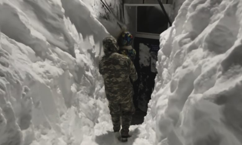 Rekor yağış alan Rusya'nın Kamçatka bölgesinde kar kalınlığı 4 metreye ulaştı. Moskova da kara boğuldu