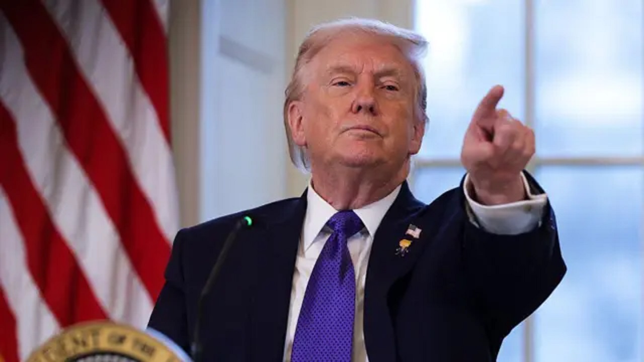 ABD Başkanı Donald Trump, sosyal medya hesabından paylaştığı bir görselle kendisini “Venezuela’nın Geçici Başkanı” olarak tanımladı.