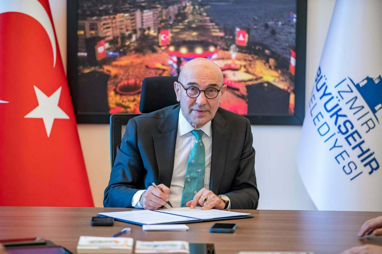 Tunç Soyer'in tahliyesine itiraz 1 Eski İzmir Büyükşehir Belediye Başkanı Tunç Soyer ile eski İZBETON A.Ş. Genel Müdürü Heval Savaş Kaya hakkında verilen tahliye kararına itiraz edildi