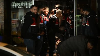 İstanbul merkezli yürütülen ‘Uyuşturucu’ ve ‘Fuhuş’ soruşturmasında gözaltına alınan 7 şüpheli adliyeye çıkarıldı.