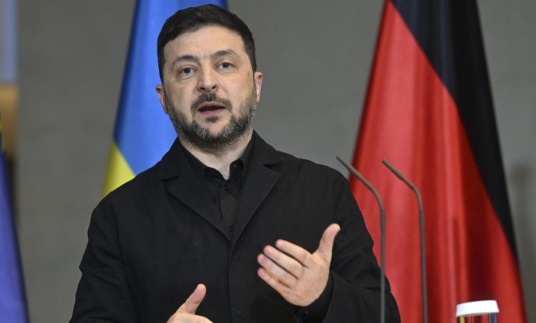 Zelenski’den Davos mesajı: Boş konuşmaya değil, sonuca ihtiyacımız var 3 Ukrayna Devlet Başkanı Vladimir Zelenski, Rusya’ya karşı savaşın sürdürülebilmesi için kesintisiz savunma desteği gerektiğini söyledi.