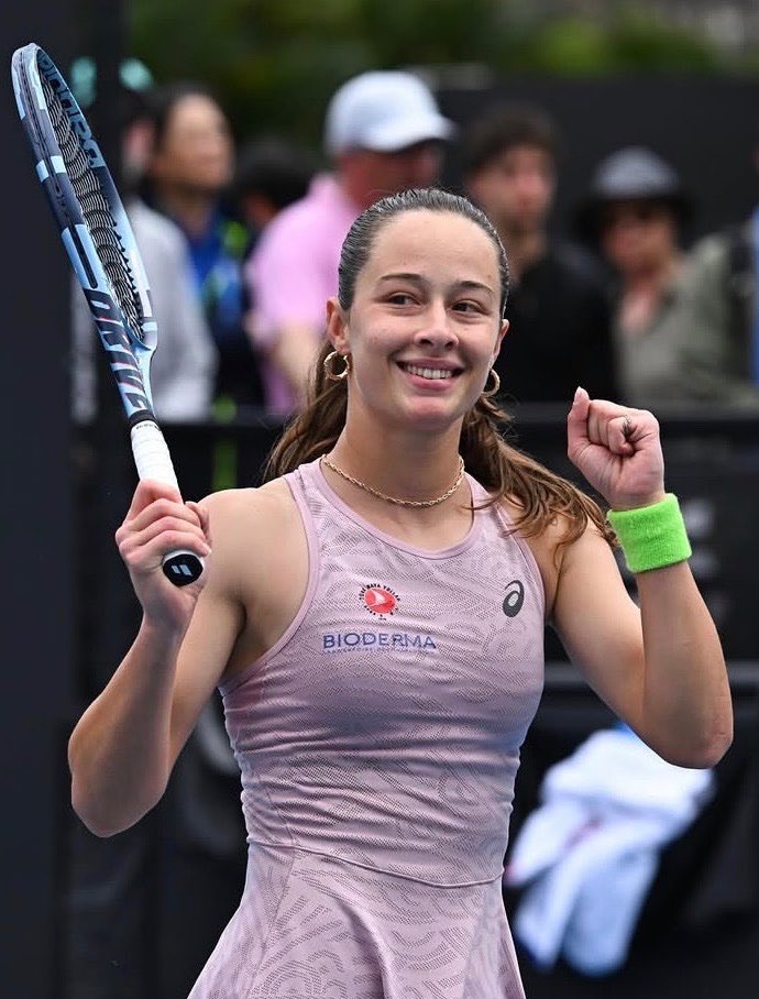 Milli tenisçi Zeynep Sönmez, sezonun ilk grand slam turnuvası Avustralya Açık'ın ikinci turunda Macar Anna Bondar ile eşleşti