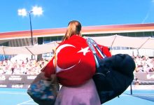 Macar Anna Bondar'ı mağlup eden genç tenisçimiz Zeynep Sönmez, Avustralya Açık'ta tek kadınlarda 3. tura çıkan ilk Türk oldu