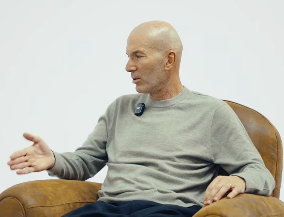 Real Madrid'in efsanesi ve eski teknik direktörü Zinedine Zidane, başkan Florentino Perez ile görüşmek üzere başkente gitti