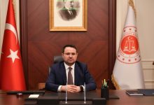 Yeni yapılan atamalarla Akın Gürlek, Adalet Bakanlığı'na getirildi. İçişleri Bakanı Ali Yerlikaya ise koltuğu Mustafa Çiftçi'ye devretti