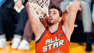 NBA'de Houston Rockets forması giyen Alperen Şengün, Dallas karşısında 14 sayı, 14 ribauntla double double yaptı