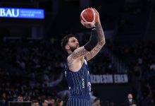 Ziraat Bankası Türkiye Kupası çeyrek finalinde Anadolu Efes, Bahçeşehir'i farklı yenerek yarı finalde Beşiktaş Gain'in rakibi oldu