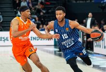 Anadolu Efes, sahasında Valencia'yı 107-90 mağlup ederek EuroLeague'deki 9 maçlık mağlubiyet serisine son verdi