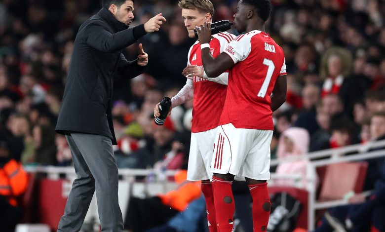 İngiltere Lig Kupası'nda Arsenal ilk maçta 3-2 yendiği Chelsea'yi rövanşta da 1-0 devirerek ilk finalist oldu