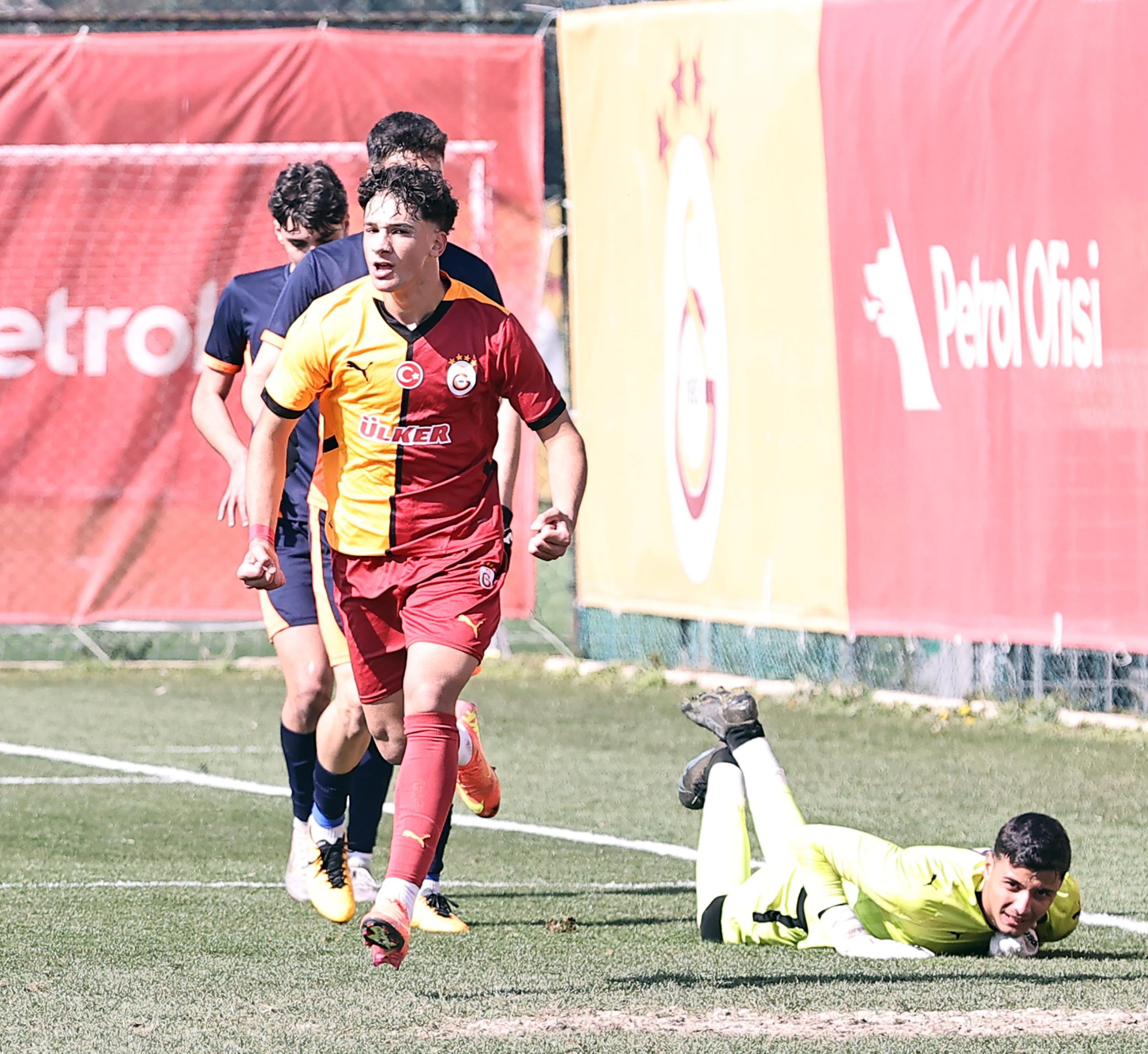 Galatasaray'da forma giyen Çağrı Hakan Balta'nın babası eski futbolcu Hakan Balta'nın avukatı bir açıklama yaptı