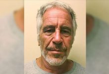 Epstein soruşturmasına ait sansürsüz belgeleri inceledikten sonra dosyalarda adı gizlenen en az 6 kişinin suçla bağlantılı olabileceği açıklandı.