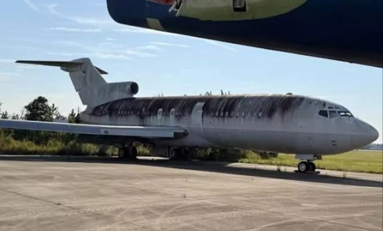 Jeffrey Epstein’a ait “Lolita Express” lakaplı Boeing 727 tipi özel jet, bir uçak mezarlığında bakımsız halde bulundu.