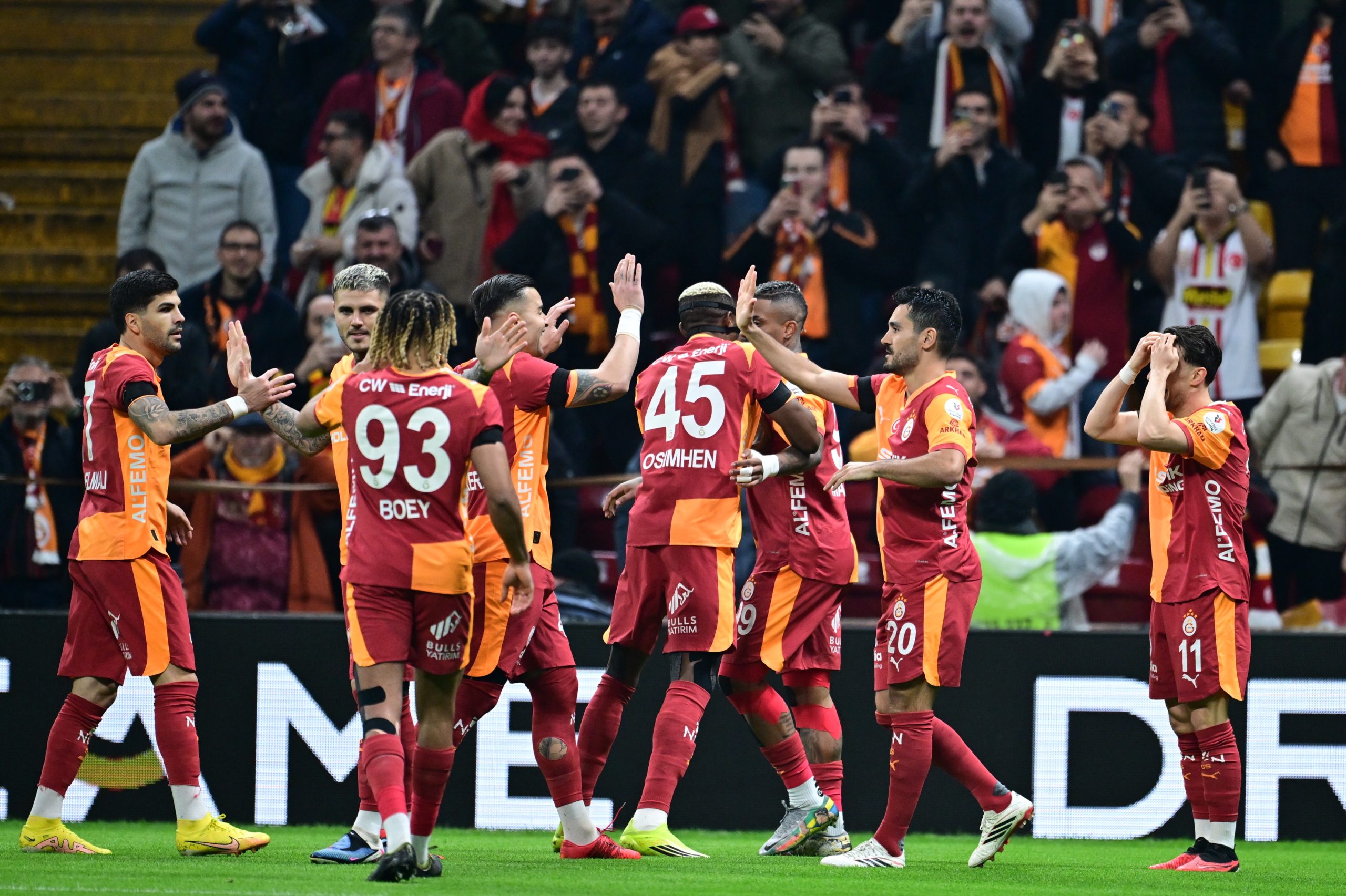 Trendyol Süper Lig’in 22. haftasının açılış maçında Galatasaray, düşme hattının hemen üzerinde bulunan Eyüpspor’u 5-1 yendi