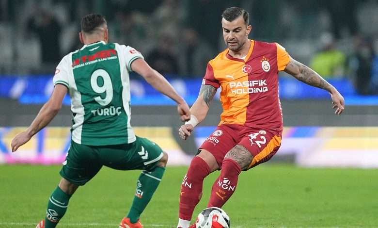 Trendyol Süper Lig'de lider Galatasaray, Konyaspor ile deplasmanda karşı karşıya geldi. Sarı-kırmızılılar şok bir yenilgi aldı