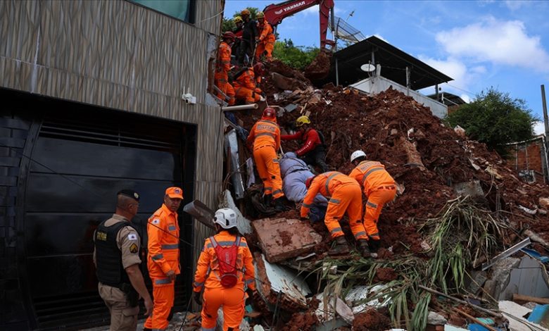 Brezilya'da 23 Şubat'tan bu yana şiddetli yağışların yol açtığı sellerde hayatını kaybedenlerin sayısının 46'ya yükseldiği bildirildi