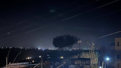 İsrail Savunma Kuvvetleri, Güney Lübnan’daki Hizbullah’a ait silah depoları ve fırlatma rampalarına yönelik saldırı düzenlendiğini açıkladı.