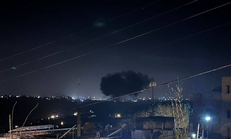 İsrail Savunma Kuvvetleri, Güney Lübnan’daki Hizbullah’a ait silah depoları ve fırlatma rampalarına yönelik saldırı düzenlendiğini açıkladı.