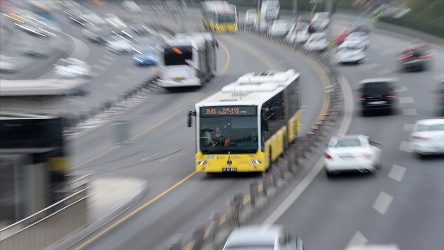 İstanbul’da otobüs, metro, metrobüs, minibüs ve vapur ücretlerine yüzde 20 zam yapılması oy çokluğuyla kabul edildi.