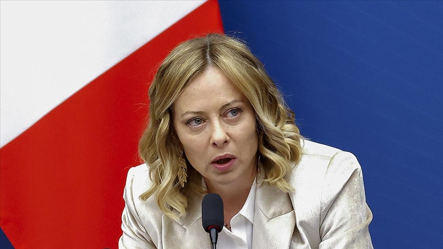 İtalya’da merkez sağ blok, üç maddelik seçim yasası reformunu parlamentoya sundu. Tasarıya