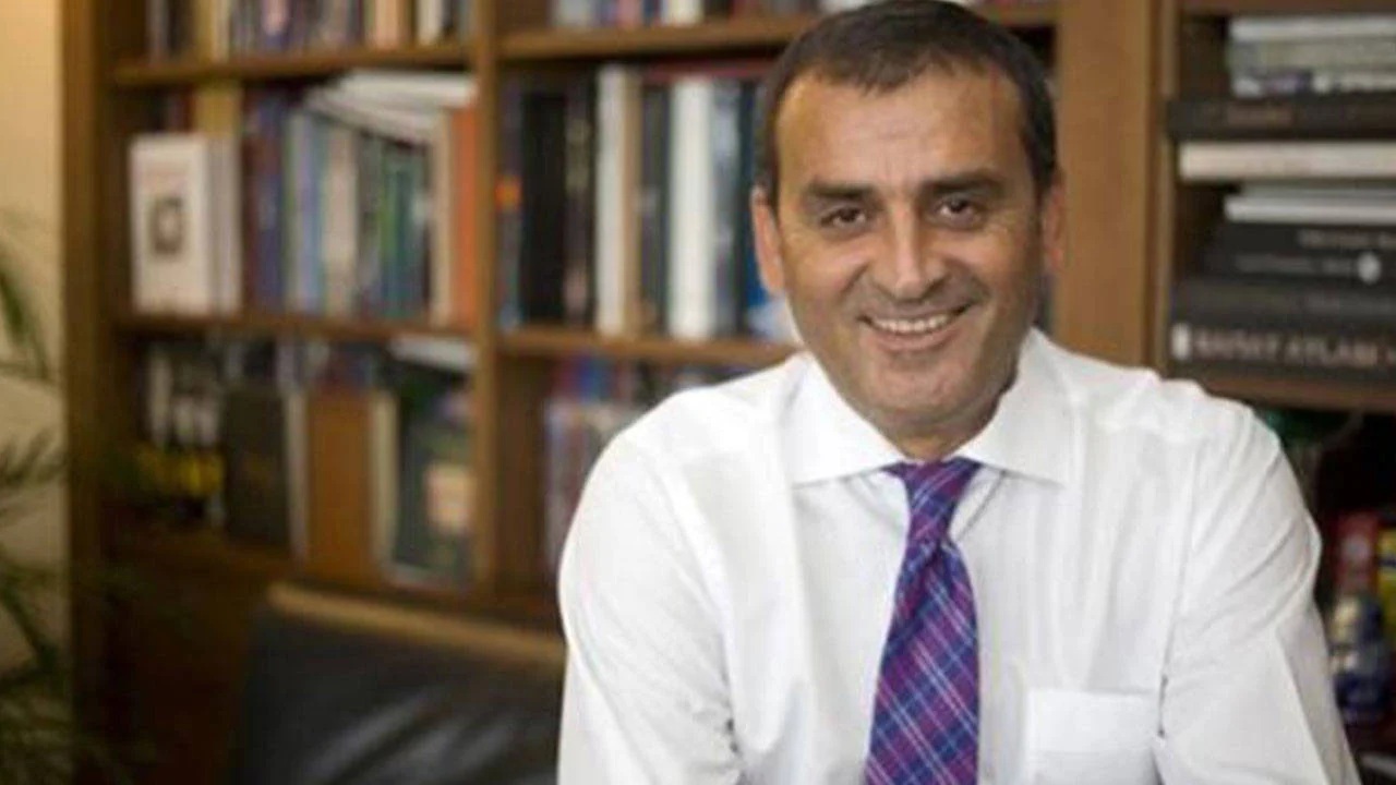 Süper Lig ekibi Kasımpaşa’da mülkiyet değişti. Kulüp, TMSF denetim kayyumluğundan çıkarak Kazancı Holding’e devredildi.