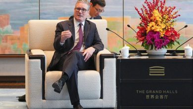 Jeffrey Epstein ile yakın ilişkide olan Peter Mandelson'ı ABD Büyükelçiliği'ne atayan İngiltere Başbakanı Starmer köşeye sıkıştı