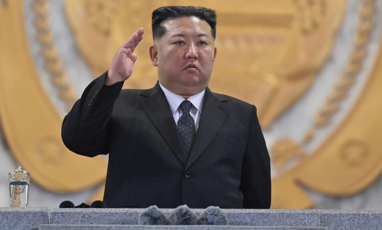 Kuzey Kore lideri Kim Jong-un, ABD’nin Pyongyang’ın nükleer statüsüne saygı göstermesi ve “düşmanca tutumdan” vazgeçmesi halinde ilişkilerin düzelebileceğini söyledi.