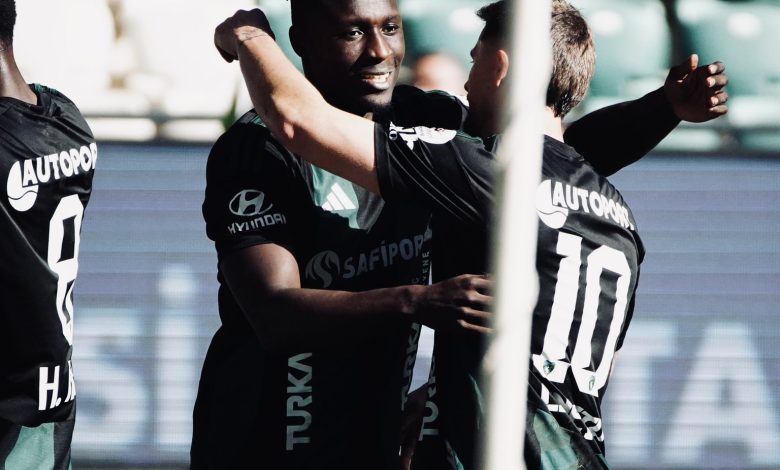 Kocaelispor'dan art arda galibiyet 10 Kocaelispor, Gaziantep FK'yı farklı yenerek Trendyol Süper Lig'de art arda ikinci galibiyetini elde etti