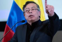 Kolombiya Devlet Başkanı Petro, bindiği helikoptere düzenlenen suikast girişiminden kurtulduğunu söyledi